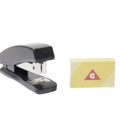 Agrafeuse grise en fer et plastique 11x3xH5cm < Gifi