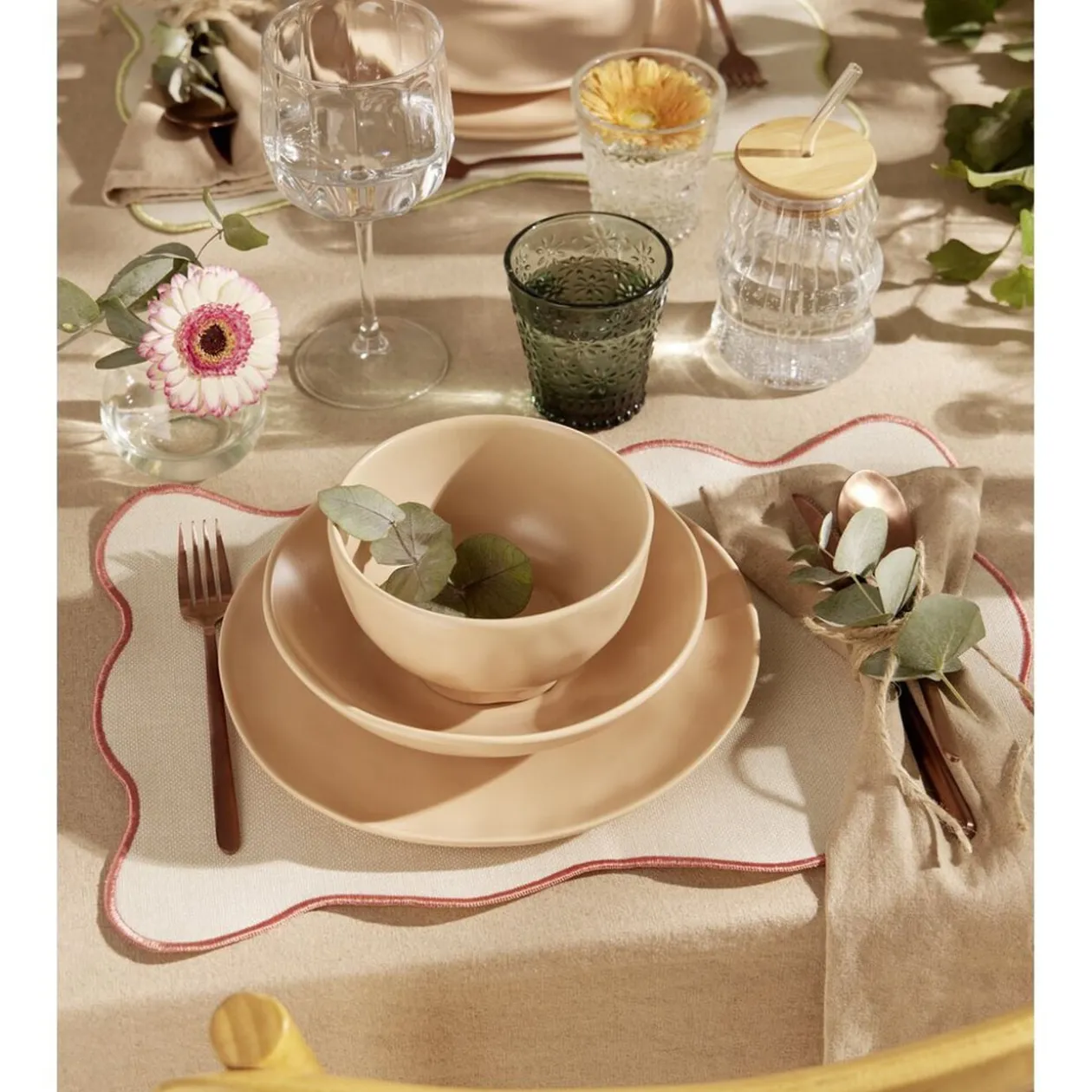 Assiette creuse forme organique céramique beige Ø20cm