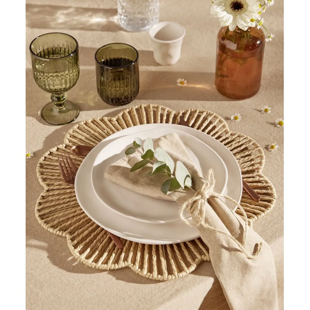 Assiette plate forme organique grès blanche Ø26cm < Gifi Clearance