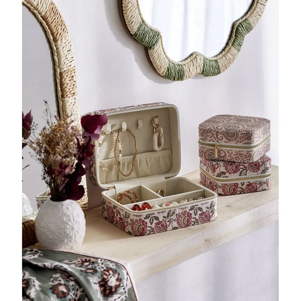 Boîte à bijoux motif coloré indien grand modèle 10x10xH5cm (2 modèles) < Gifi New