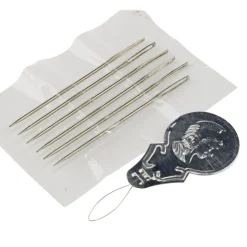 Boîte de 6 aiguilles à broder L12cm