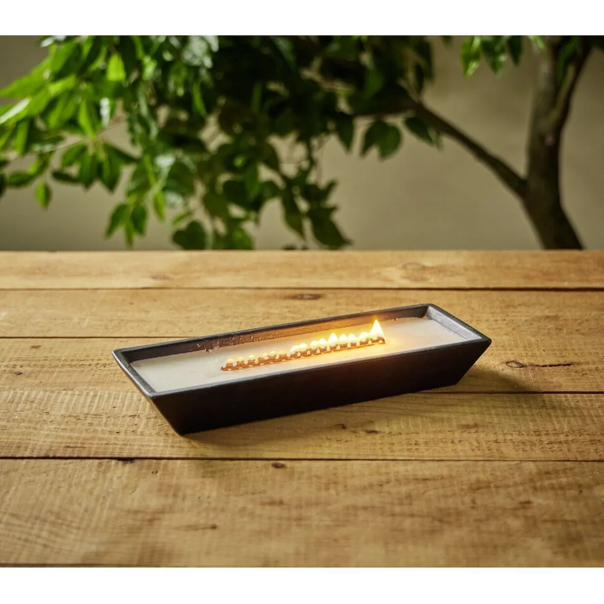 Bougie cire en céramique noir effet flamme cheminée 30,5x10,5xH4,5cm < Gifi Hot