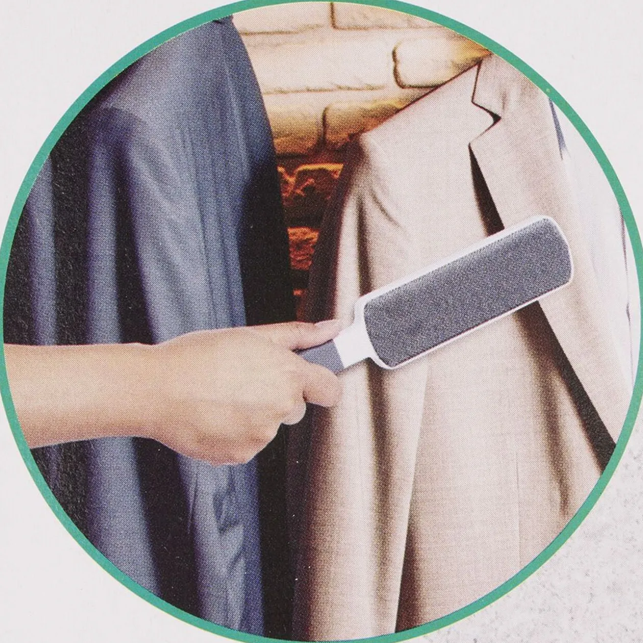 Brosse attrape poils plate auto nettoyante double face