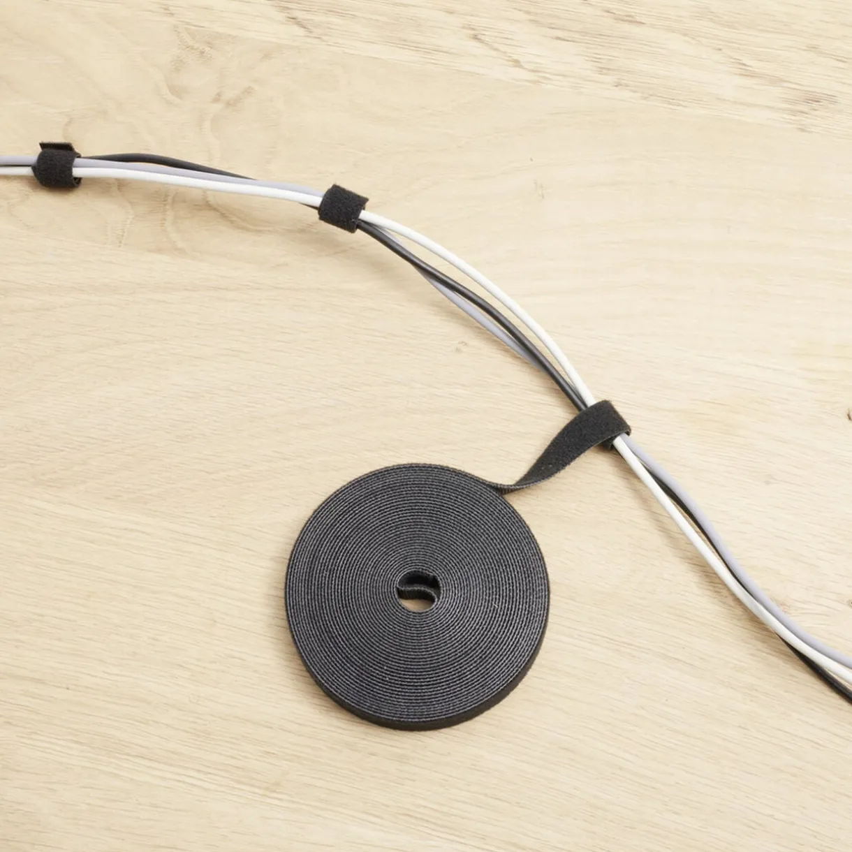 Collier de serrage auto-adhésive réutilisable nylon 5m (3 modèles) < Gifi New