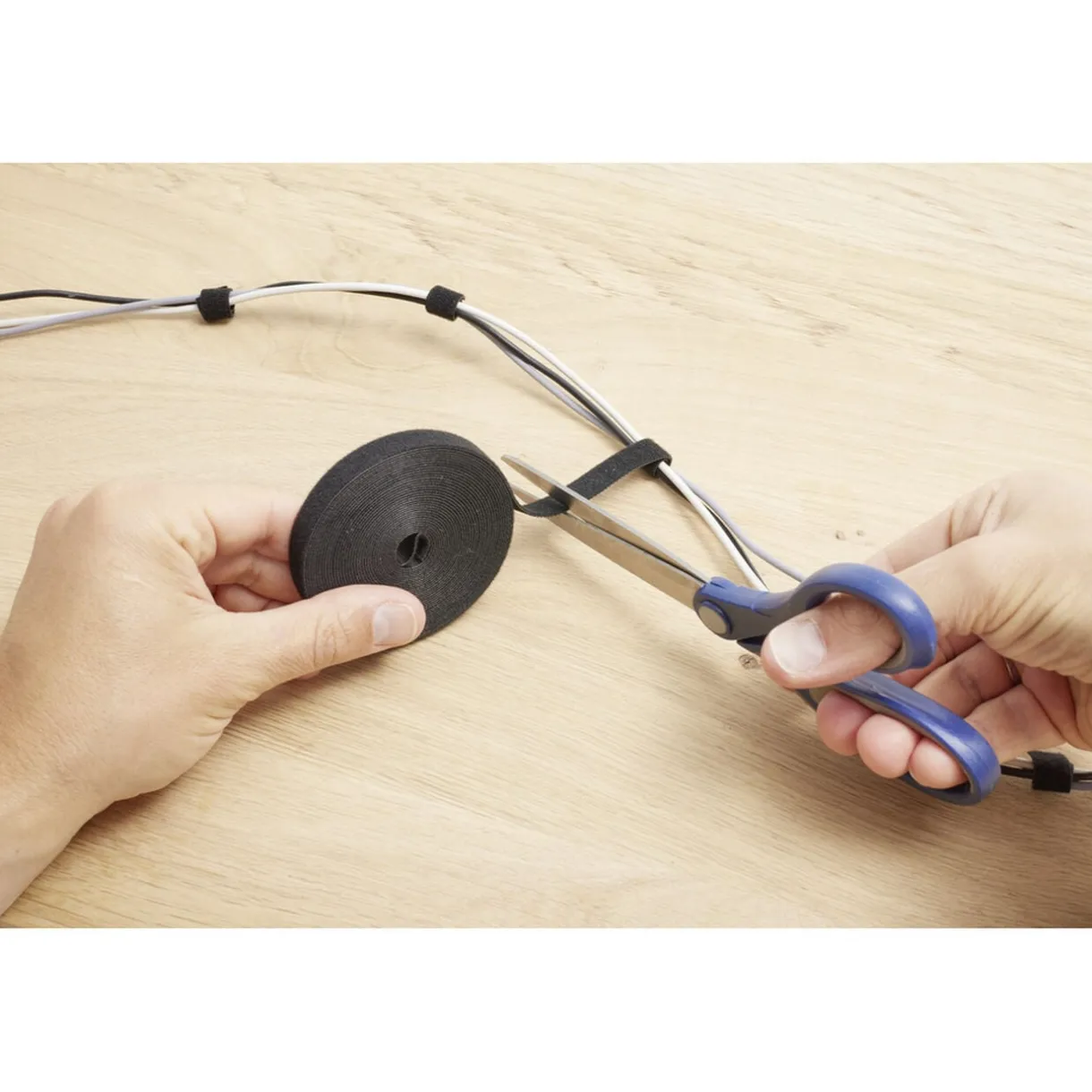 Collier de serrage auto-adhésive réutilisable nylon 5m (3 modèles) < Gifi New