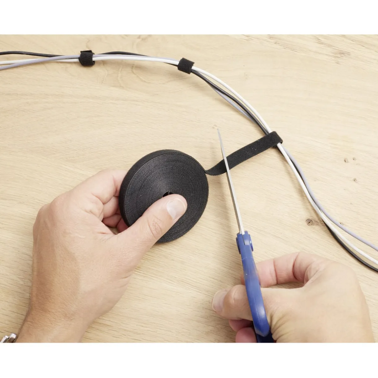 Collier de serrage auto-adhésive réutilisable nylon 5m (3 modèles) < Gifi New
