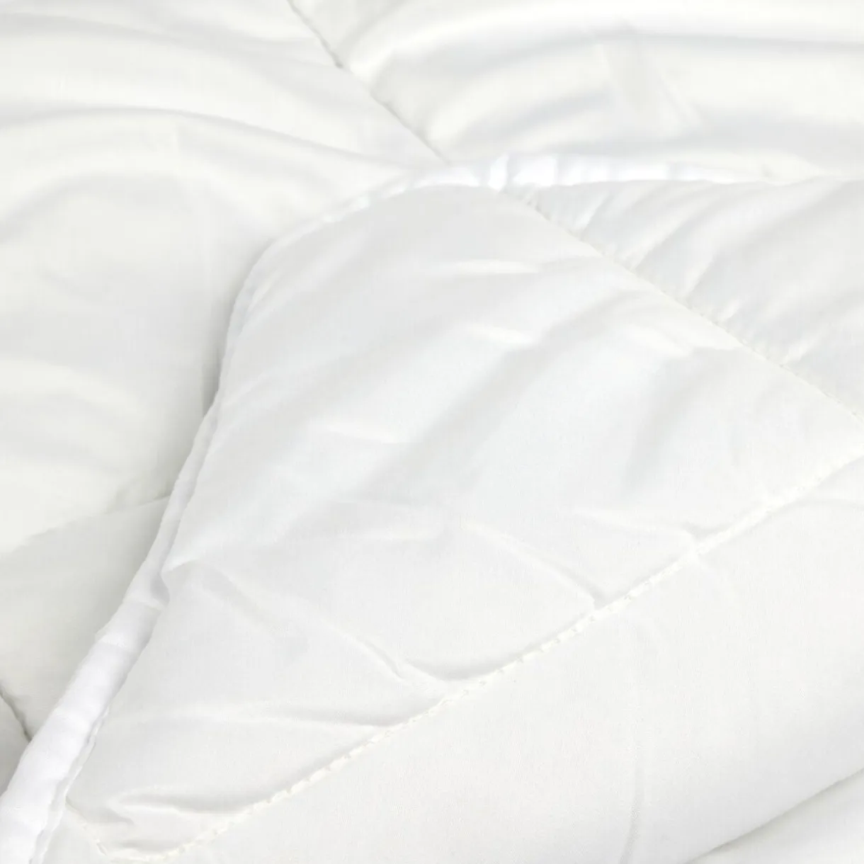 Couette 2 personnes tempérée 240x260cm < Gifi Outlet