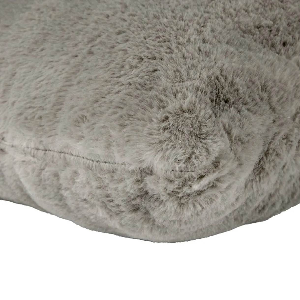 Coussin carré fausse fourrure 45x45cm (3 modèles) < Gifi Hot