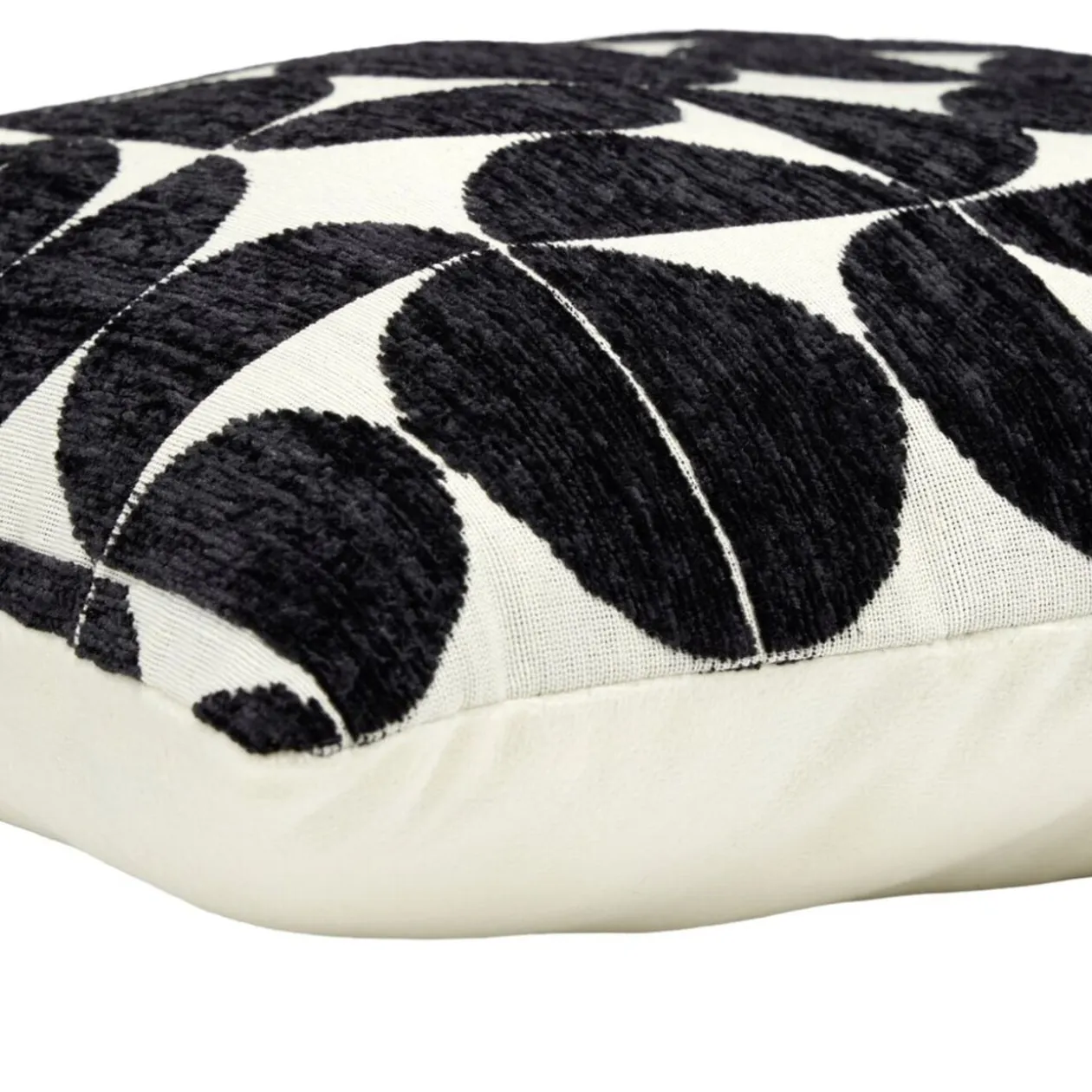 Coussin carré motif effet velours biface 40x40cm (2 modèles)