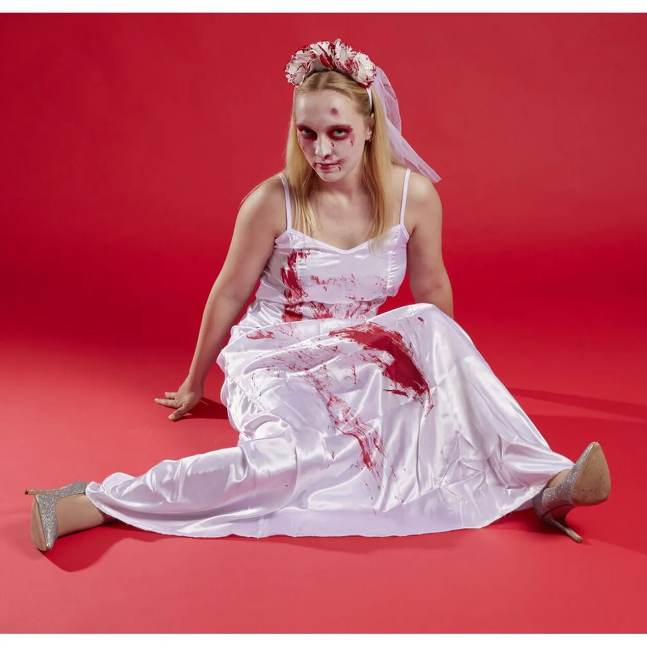 Déguisement Halloween adulte robe de mariée ensanglantée blanc et rouge