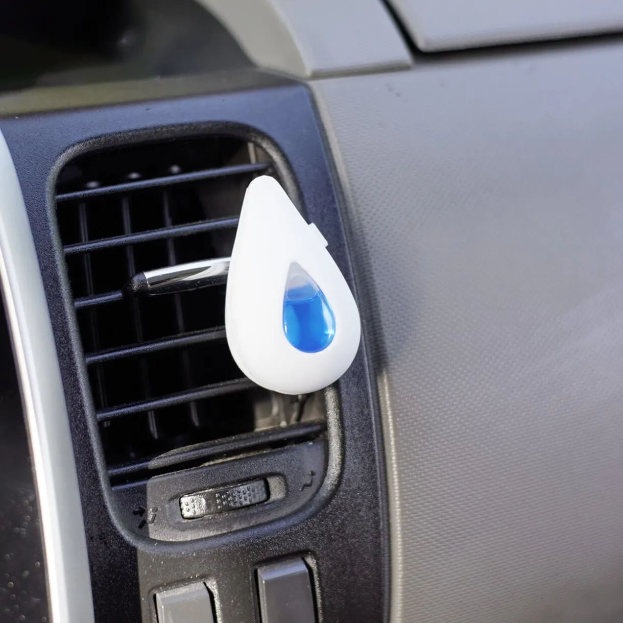 Désodorisant pour voiture forme goutte 2,5ml (3 modèles) < Gifi Online
