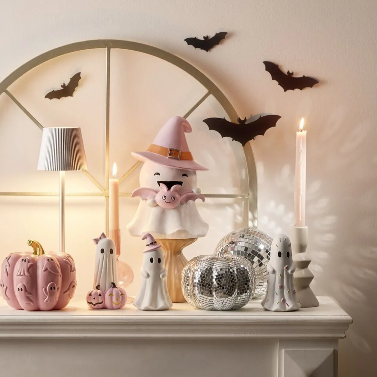 Fantôme Halloween décoratif sorcier mignon résine blanc et rose pastel Ø17xH25cm