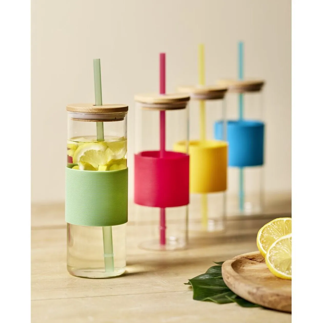 Gobelet en verre et bambou avec silicone bleu Ø6,5xH18cm