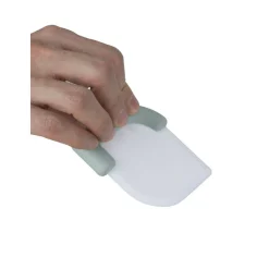 Grattoir poêle anti-rayures polypropylène 7,5x8cm (3 modèles)