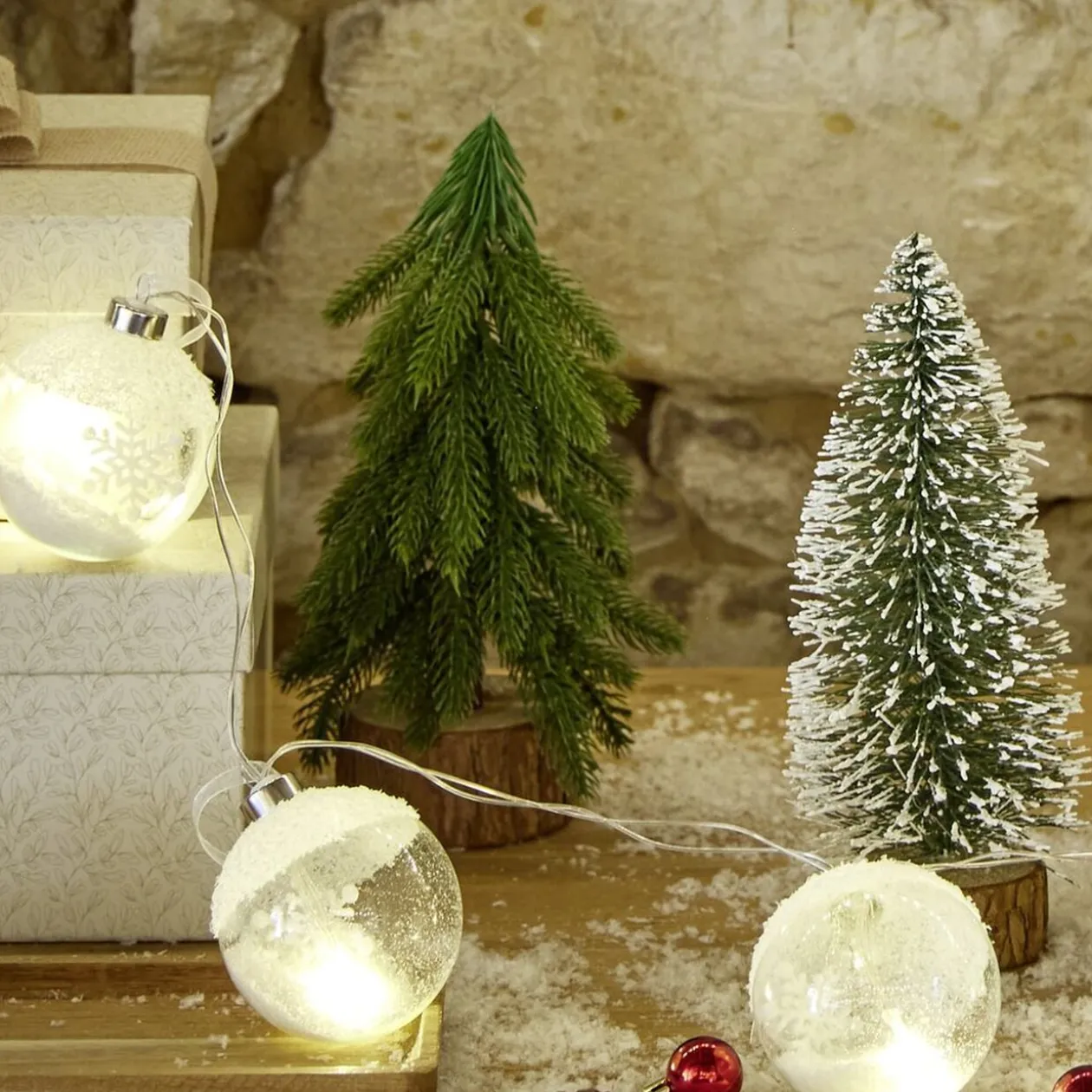 Guirlande de Noël 6 boules en verre motif flocon de neige blanc 3m