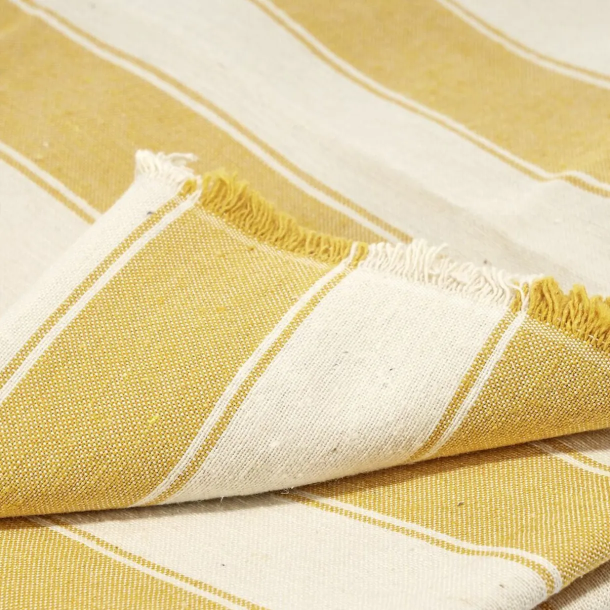 Jeté de canapé motif bayadère blanc et jaune 170x250cm < Gifi Sale