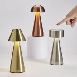 Lampe de table Conni USB tactile jaune Ø9,5xH22,5cm