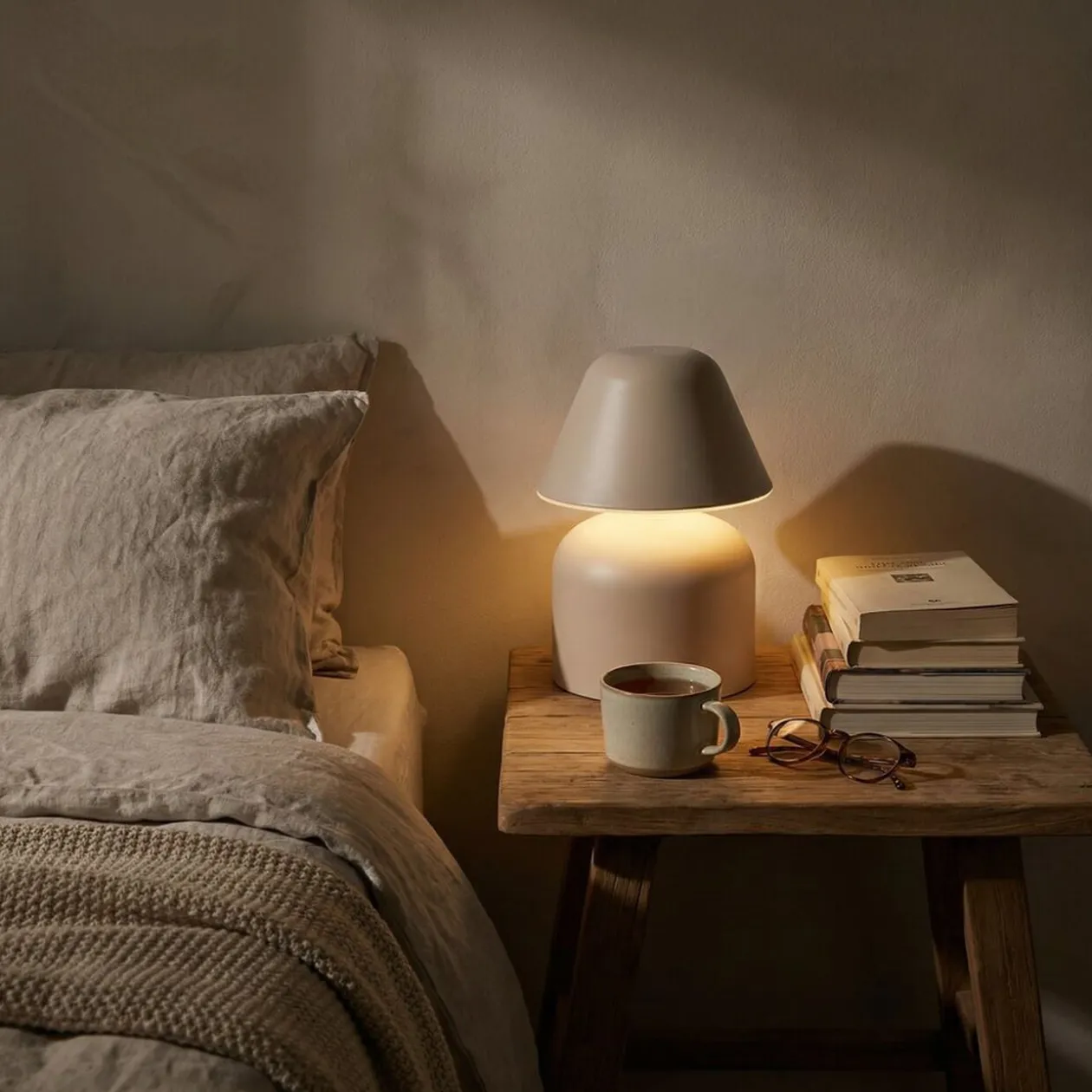 Lampe de table à poser en plastique brun Ø12xH17cm