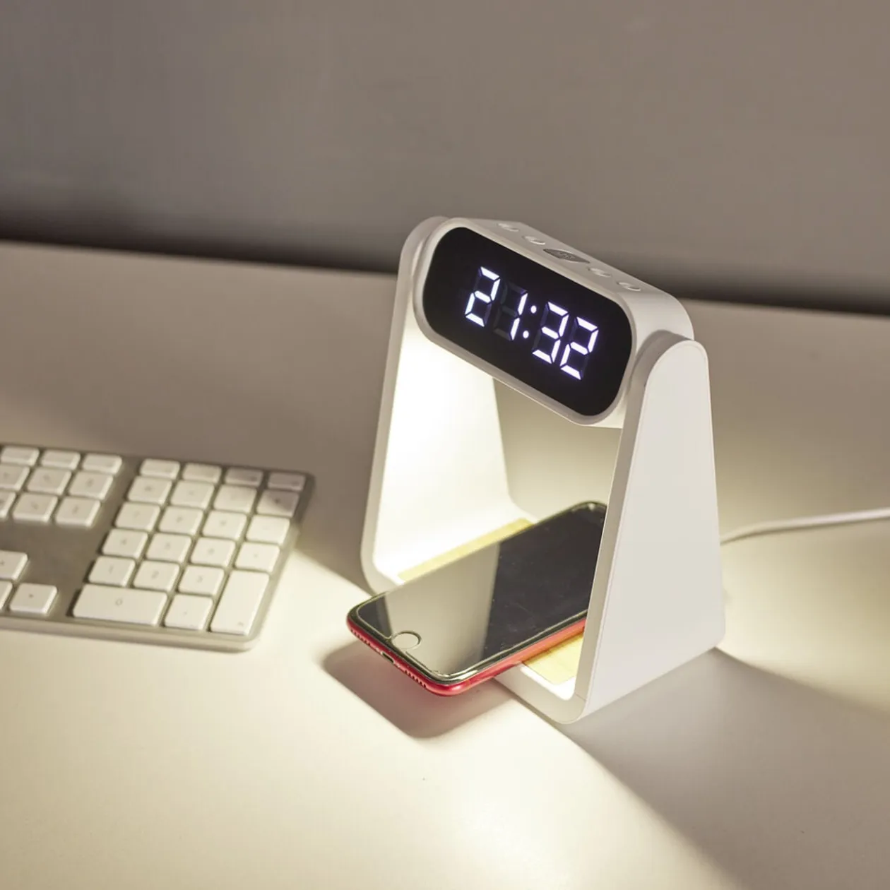 Lampe LED 3en1 horloge numérique et chargeur à induction