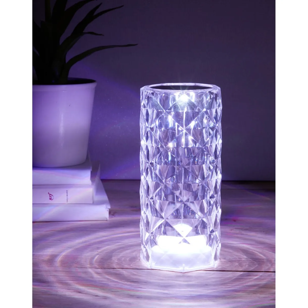 Lampe LED RGB tactile design cristal avec télécommande Ø7,5xH15,5cm < Gifi Sale