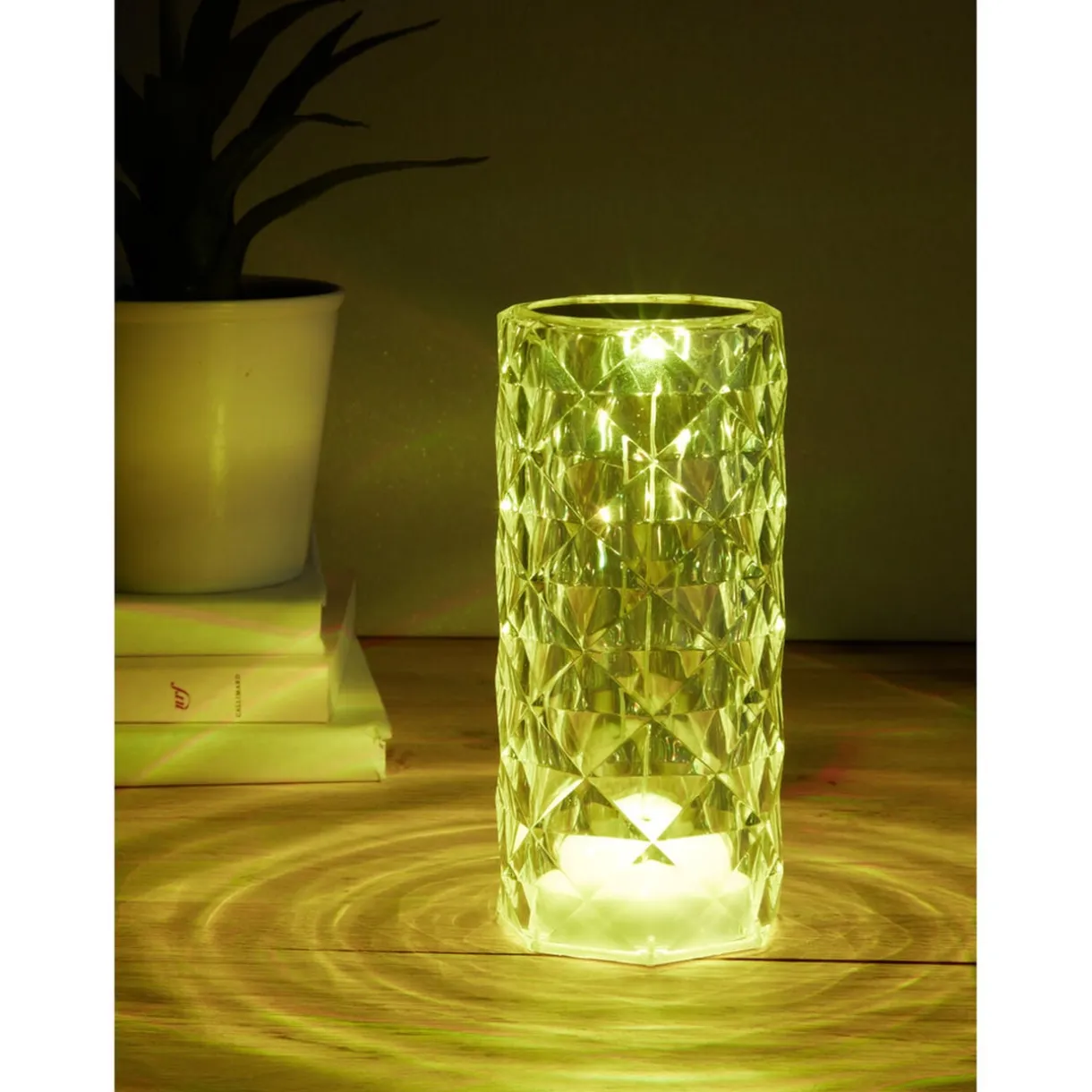 Lampe LED RGB tactile design cristal avec télécommande Ø7,5xH15,5cm < Gifi Sale