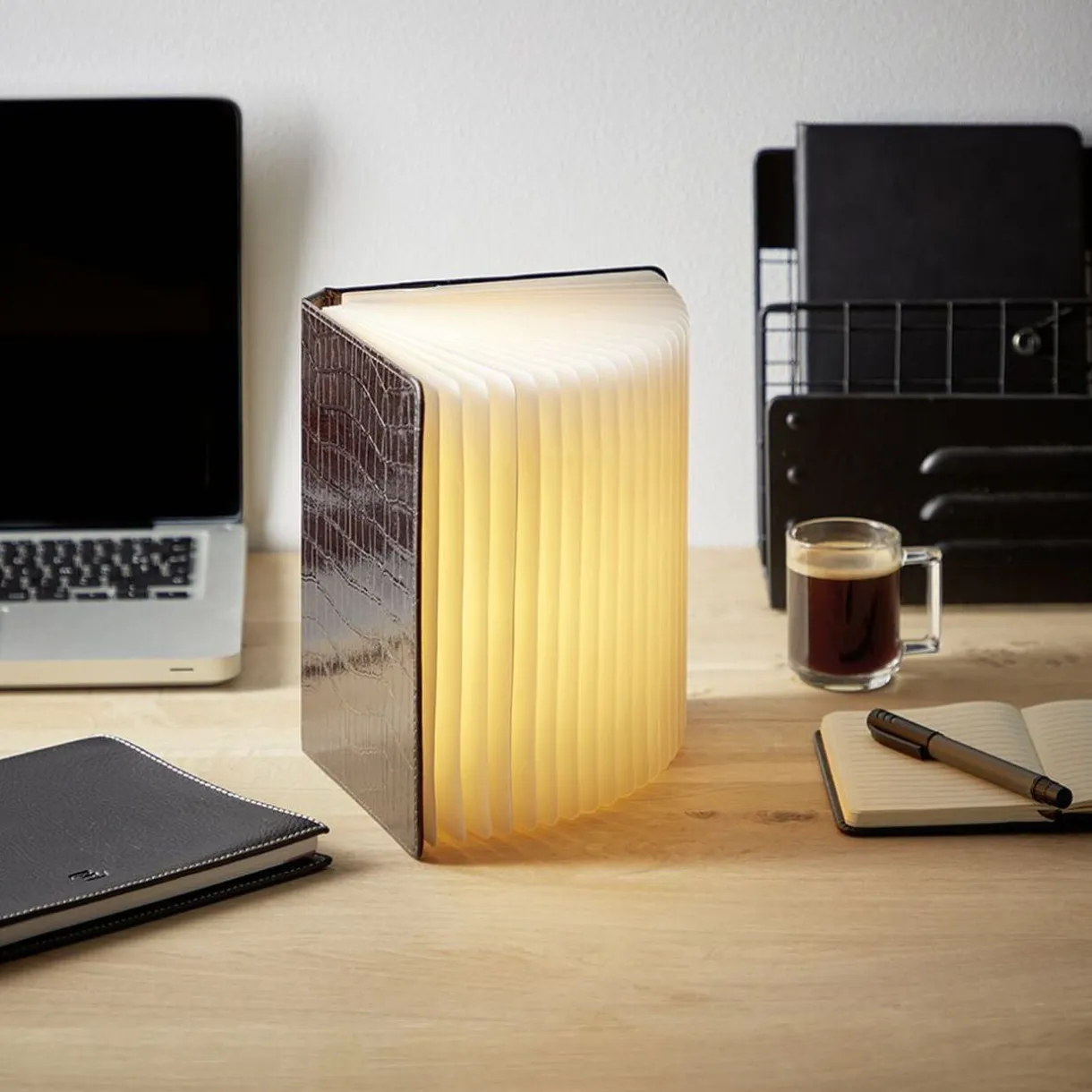 Lampe livre effet cuir marron < Gifi New