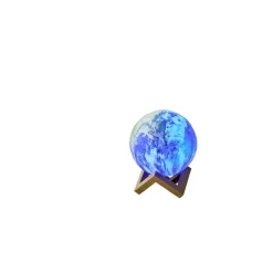 Lampe mappemonde socle bois et télécommande Ø15cm < Gifi New
