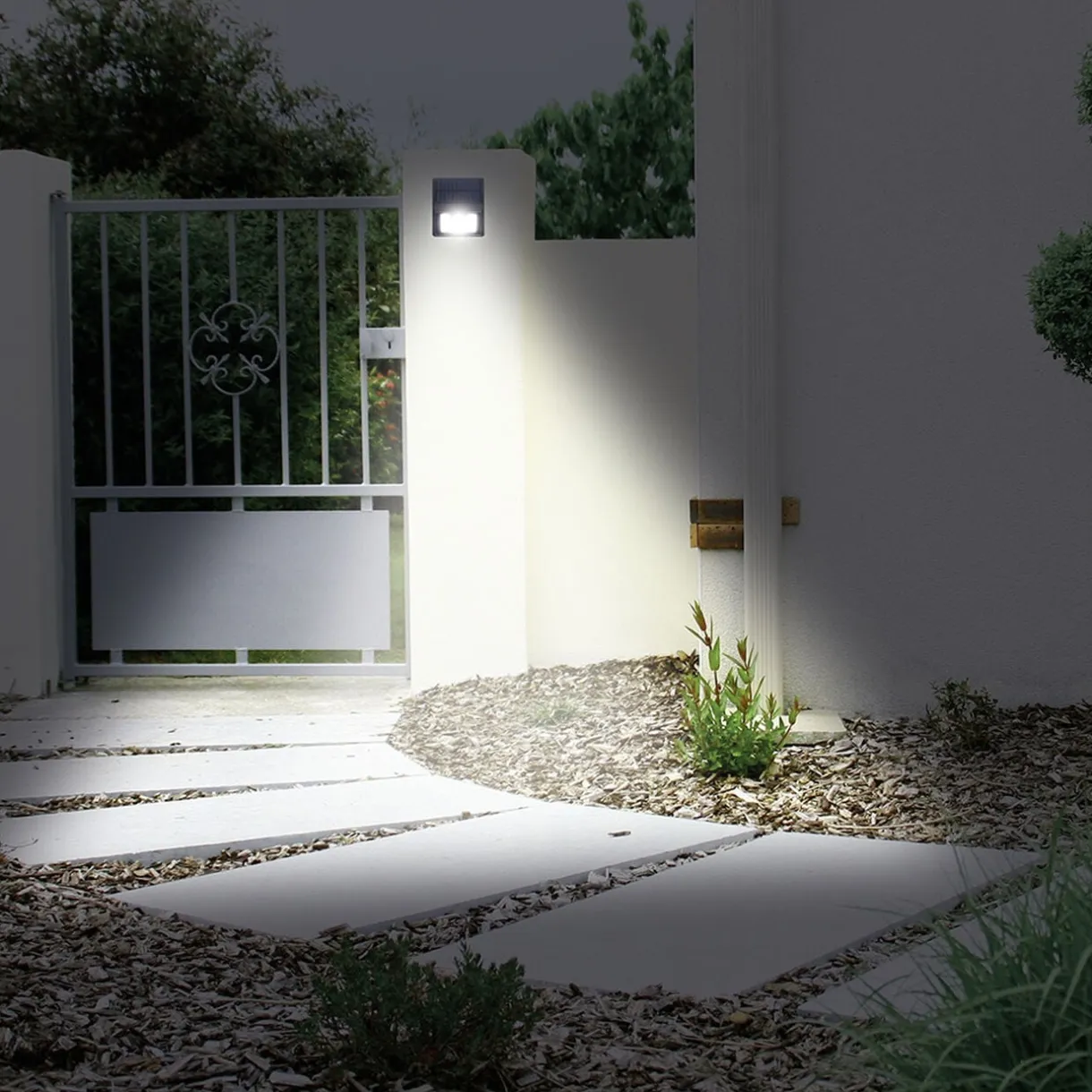 Lampe solaire LED avec détecteur de mouvement 200lms < Gifi Online