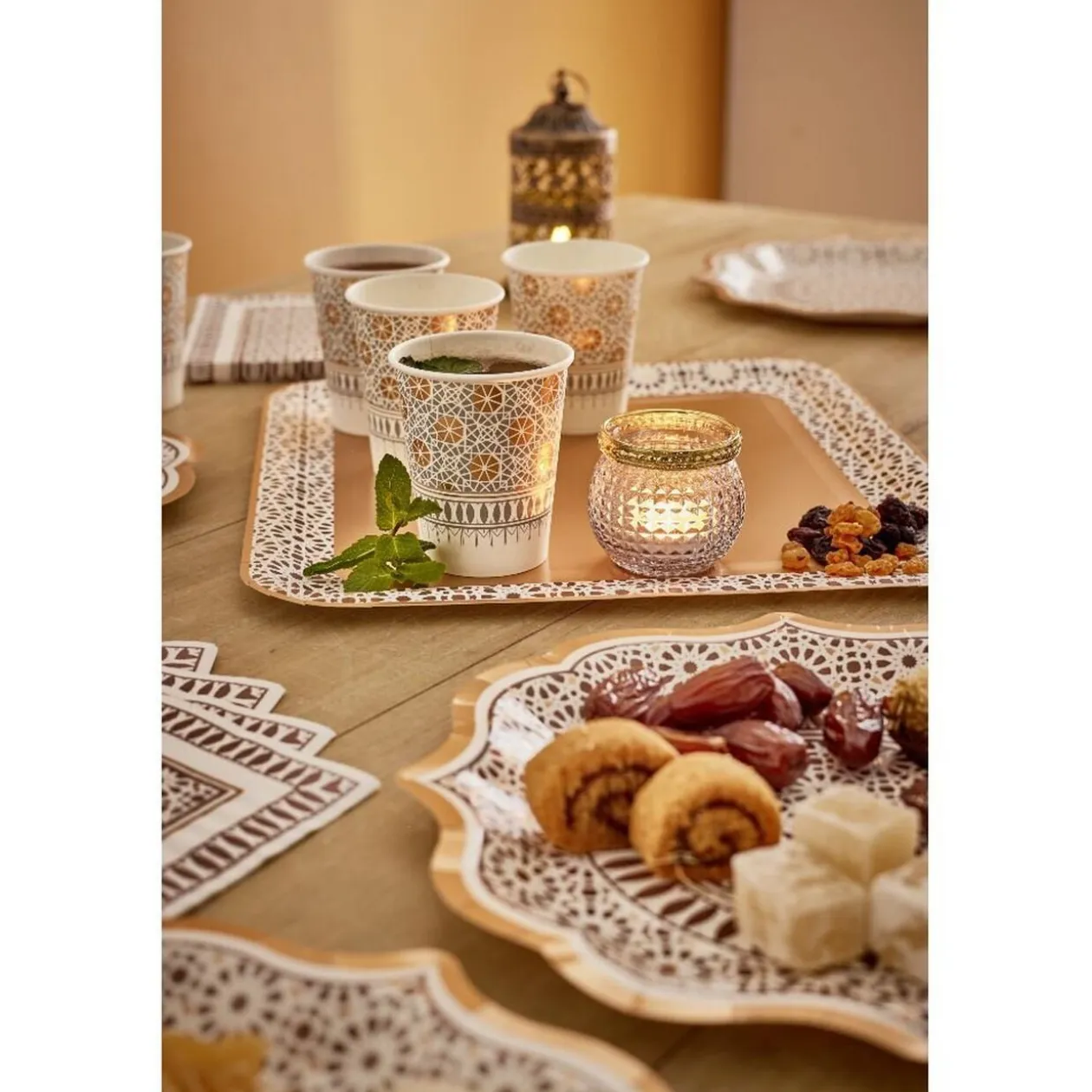 Lot de 12 gobelets en carton décor oriental