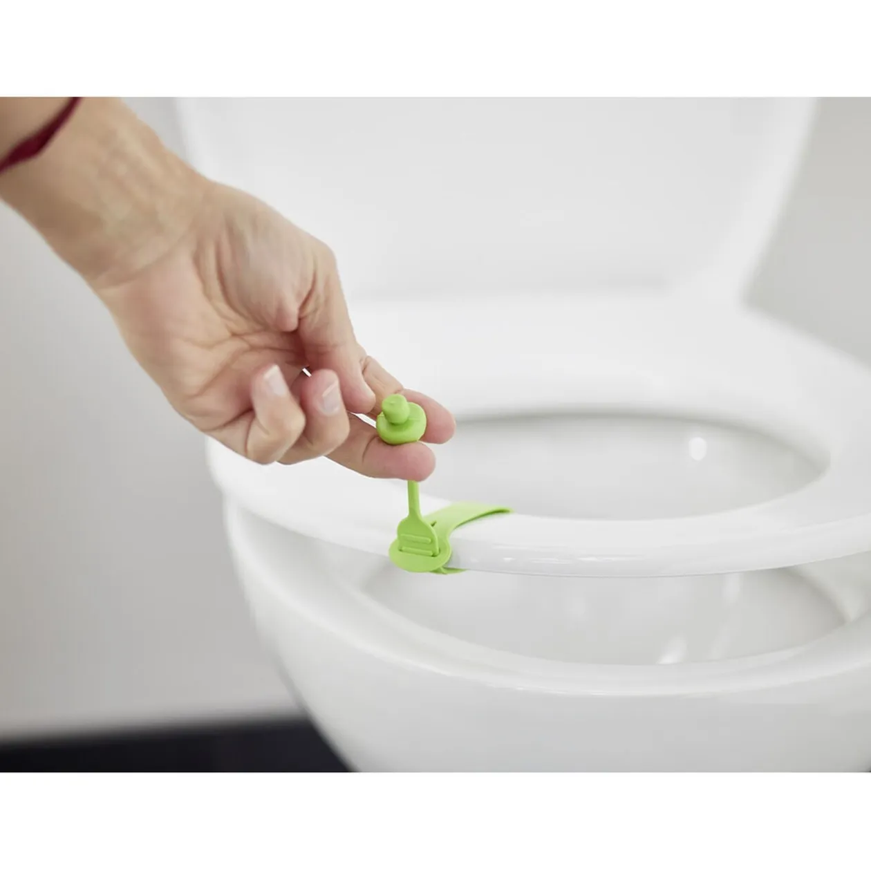 Lève couvercle de toilette en silicone L24cm (4 modèles)