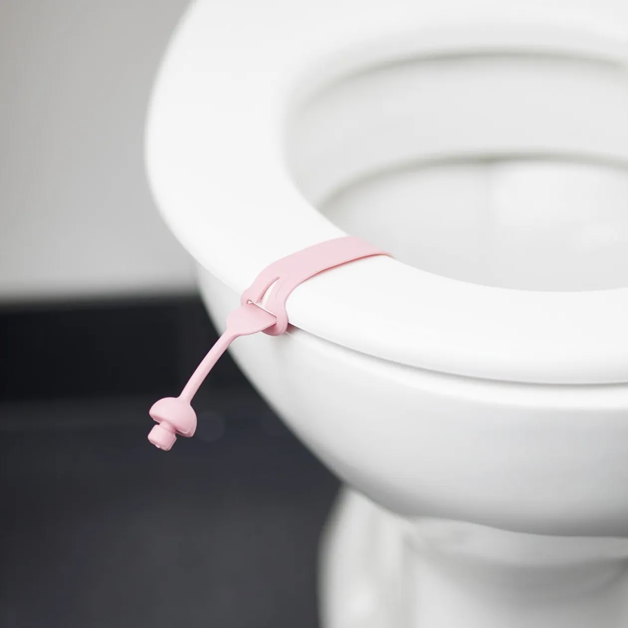 Lève couvercle de toilette en silicone L24cm (4 modèles)