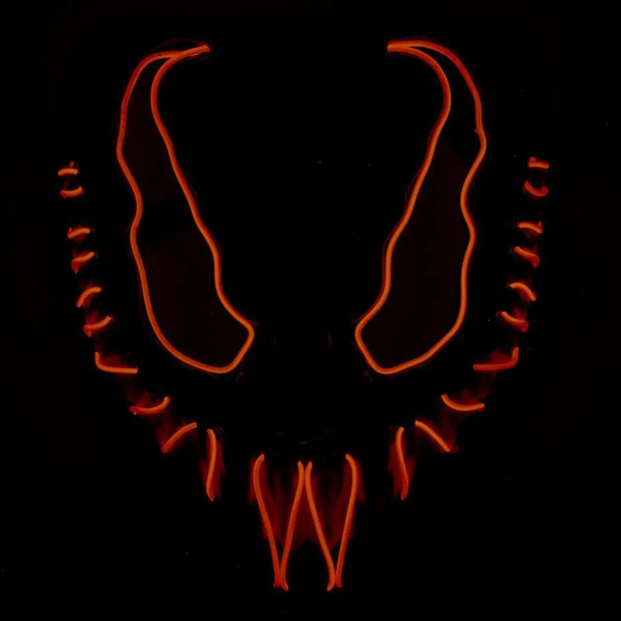 Masque Halloween démon sourire lumineux plastique noir 18x23cm
