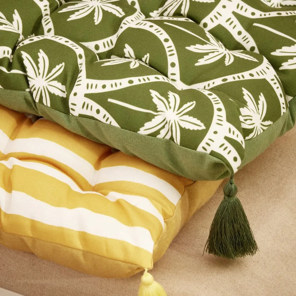 Matelas de sol Baya motif palmier vert et blanc 60x120cm