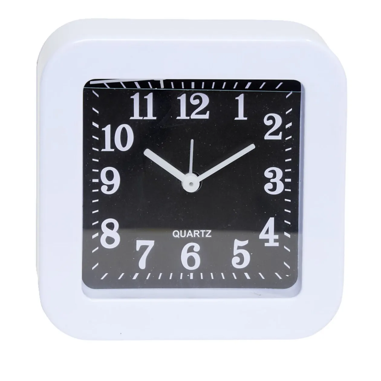 Mini réveil analogique à quartz en plastique avec alarme (4 modèles)