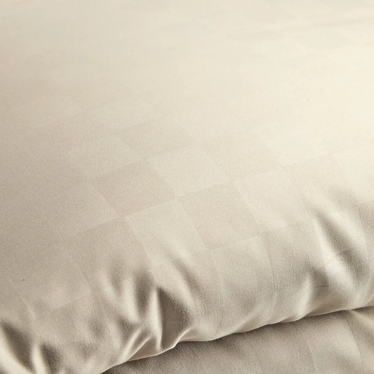 Parure de lit 2 personnes 220x240cm 2 taies 63x63cm polyester damier (2 modèles) < Gifi Hot