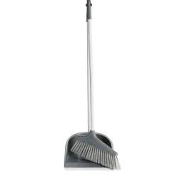 Pelle balayette aéroport plastique et métal gris 24x24xH71,5cm