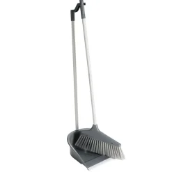 Pelle balayette aéroport plastique et métal gris 24x24xH71,5cm
