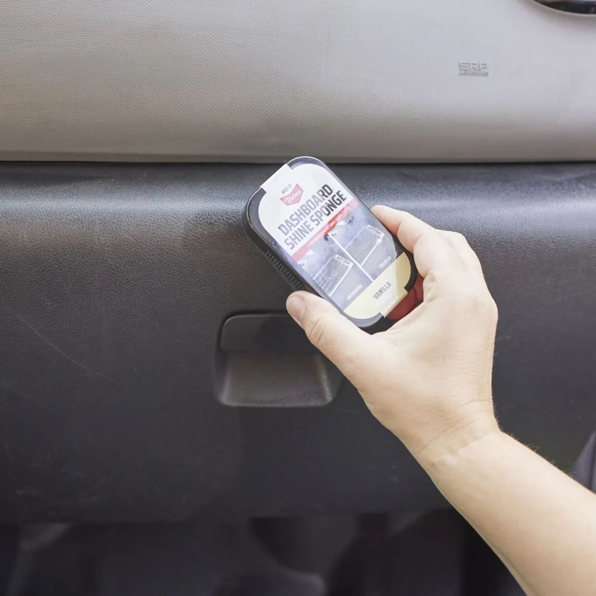 Éponge lustrante pour voiture parfumée (2 modèles) < Gifi