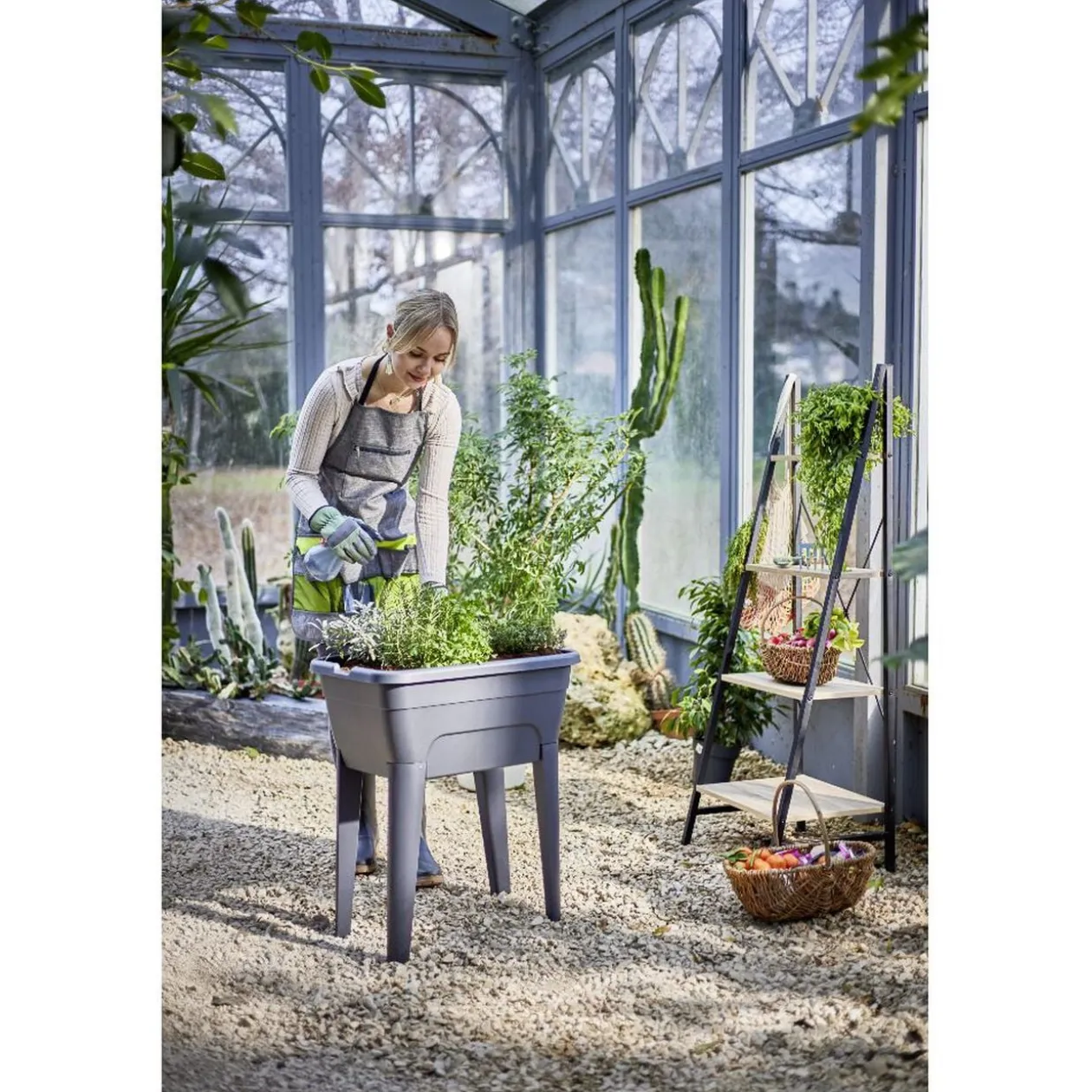 Potager sur pied effet serre Gary plastique gris 59x39xH86,5cm
