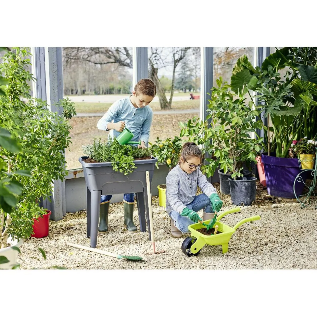 Potager sur pied effet serre Gary plastique gris 59x39xH86,5cm