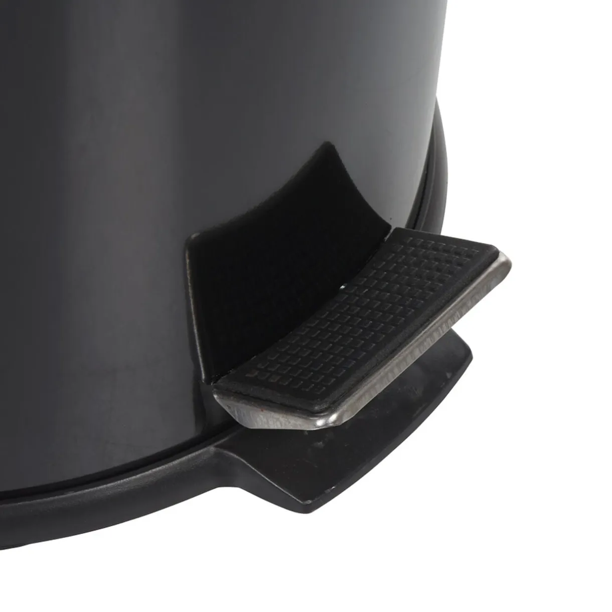 Poubelle ronde pédale noir 30L < Gifi