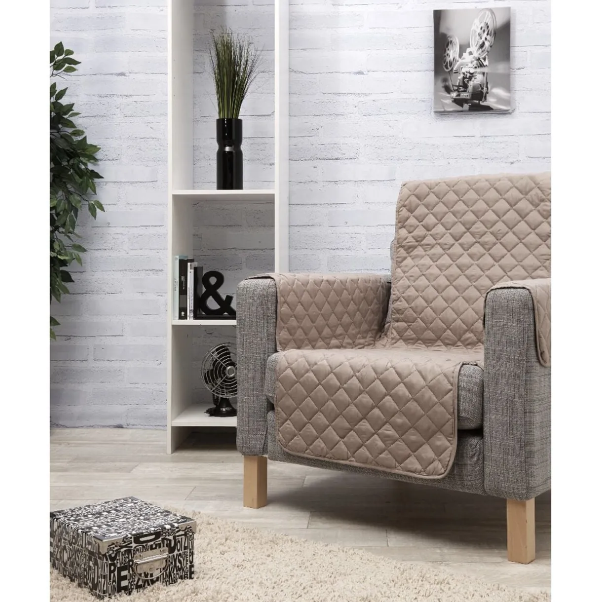 Protège fauteuil taupe uni < Gifi Best