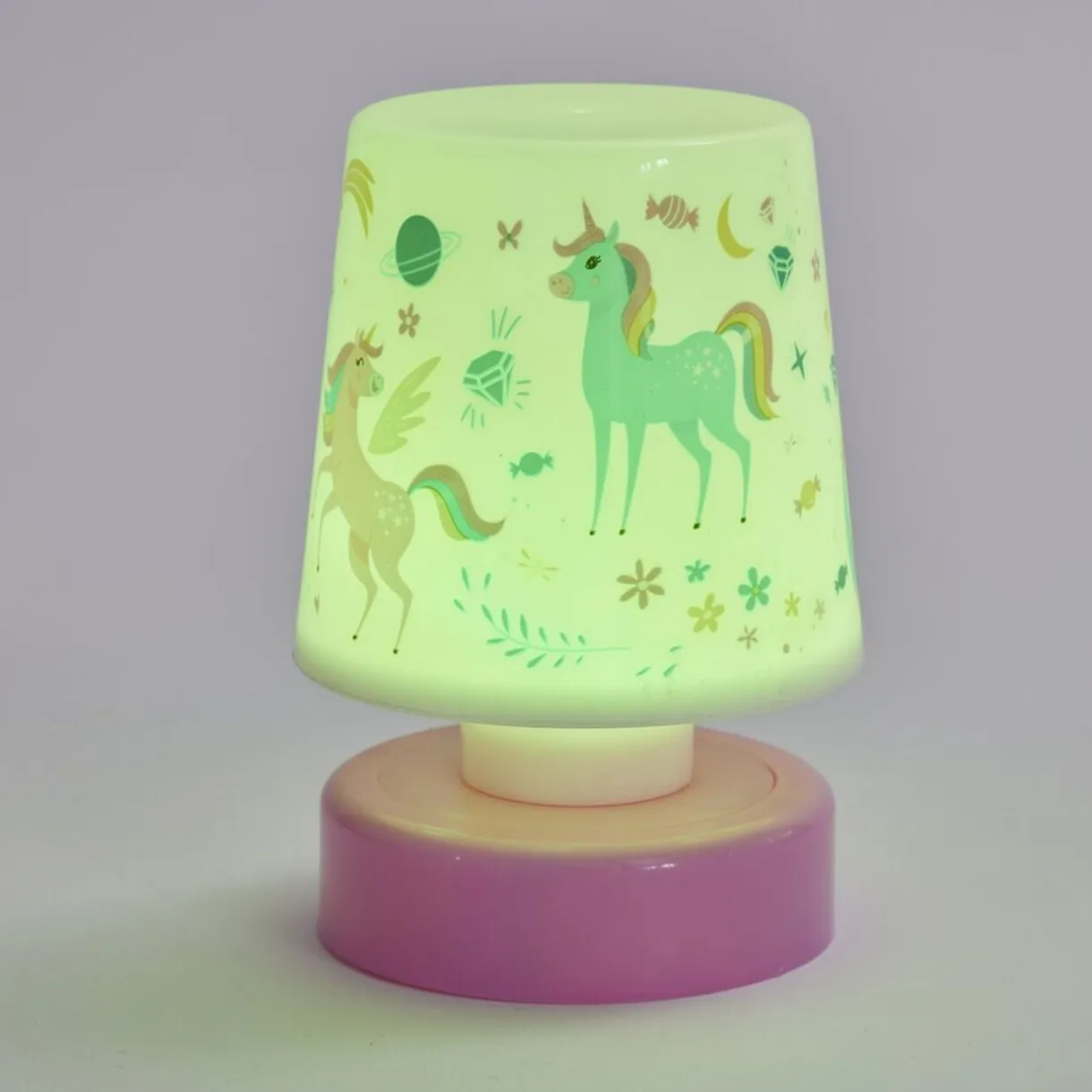 Veilleuse à LED licorne ou astronaute H11,5cm (2 modèles) < Gifi Online
