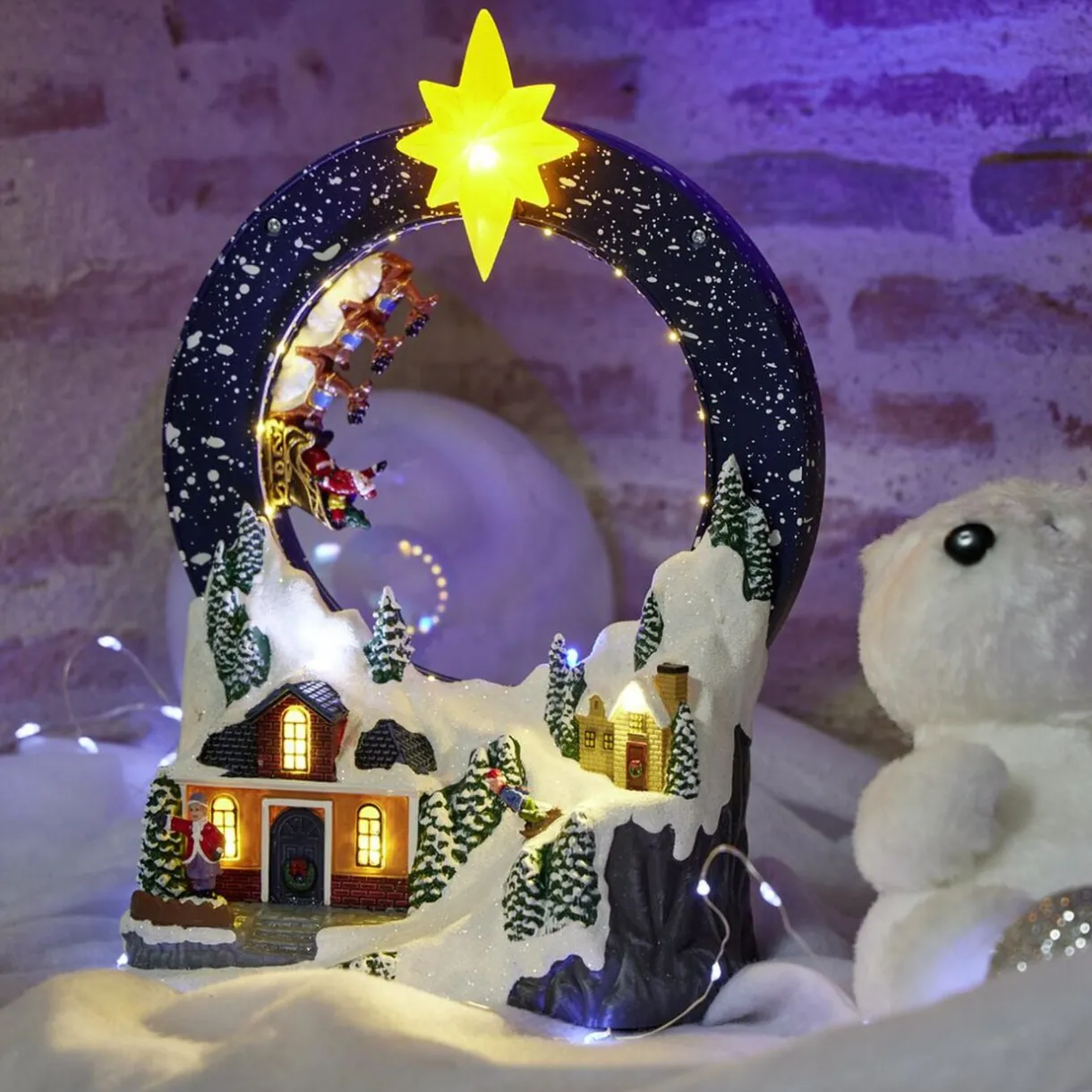 Village animé et lumineux avec maisons et traineau Père Noël 19x11xH29cm < Gifi Clearance